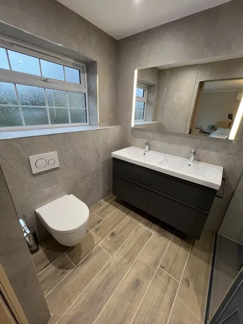 A Modern Ensuite