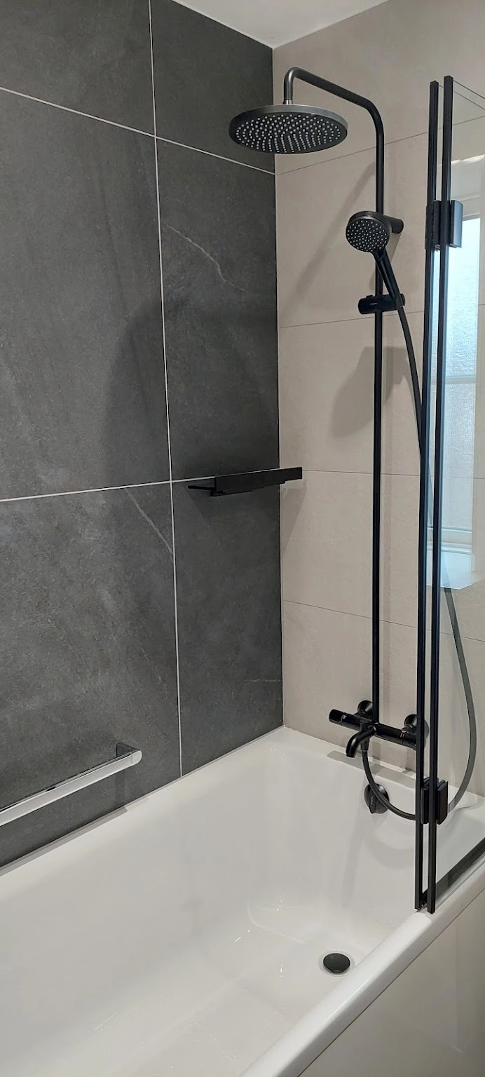 Matt Black Rainfall Shower rail with bath fittings